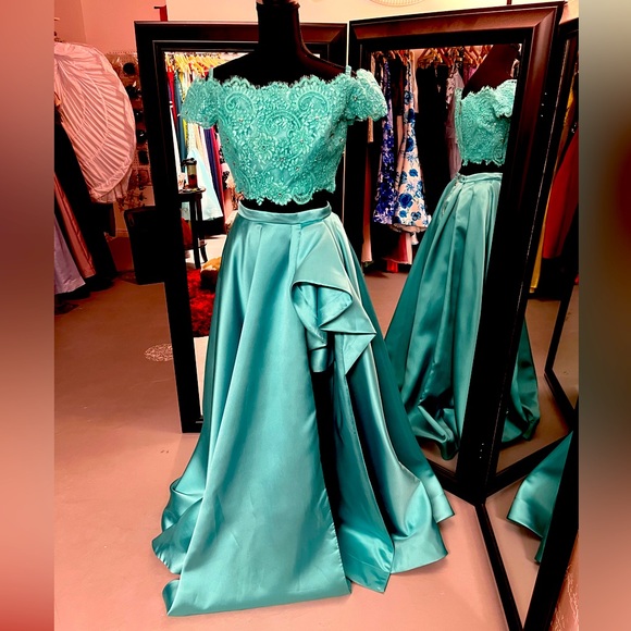 2pc Sherri Hill - Picture 1 of 4